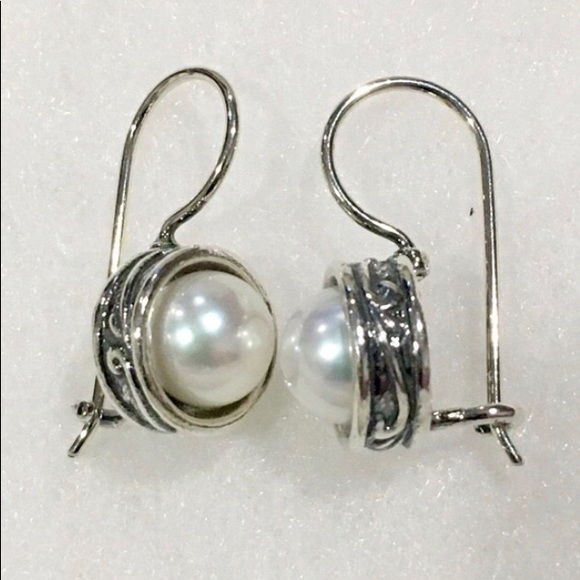Silpada Jewelry - SILPADA MODERN FAIRYTALE Pearl and Silver Earrings